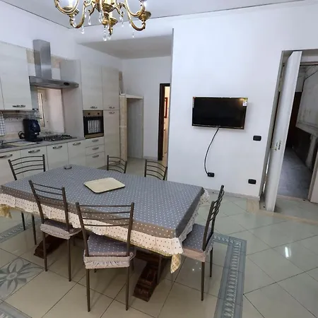 Yasmin Casavacanze *