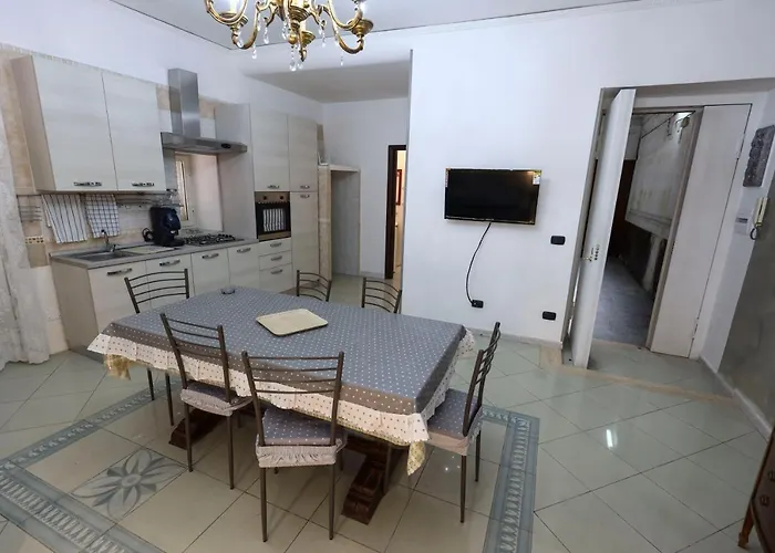 Yasmin Casavacanze *